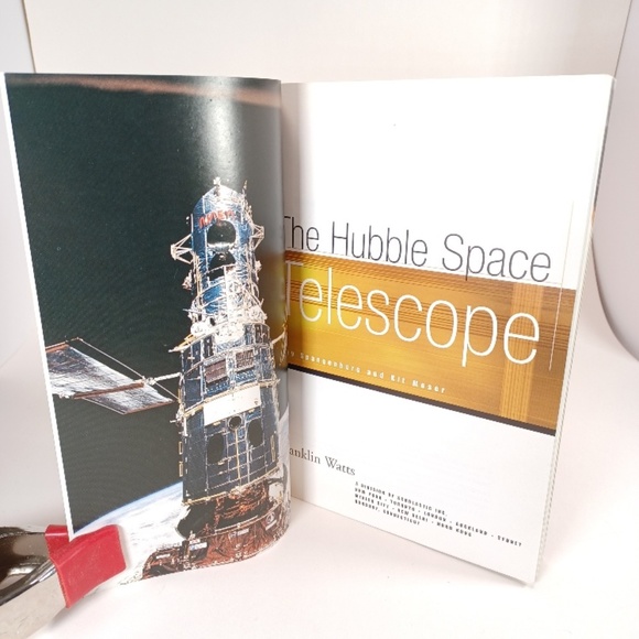 THE HUBBLE SPACE TELESCOPE. Mapping the planetary Geology - Picture 10 of 14